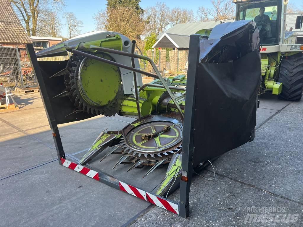 CLAAS RU 450 Xtra 自走式飼料採集機