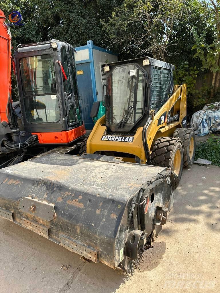 CAT 226 B 滑移轉向裝載機