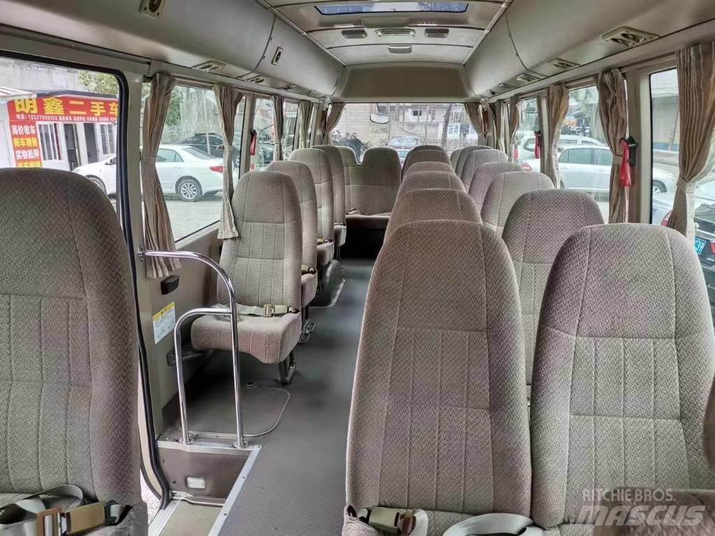 Toyota Coaster Bus 迷你巴士