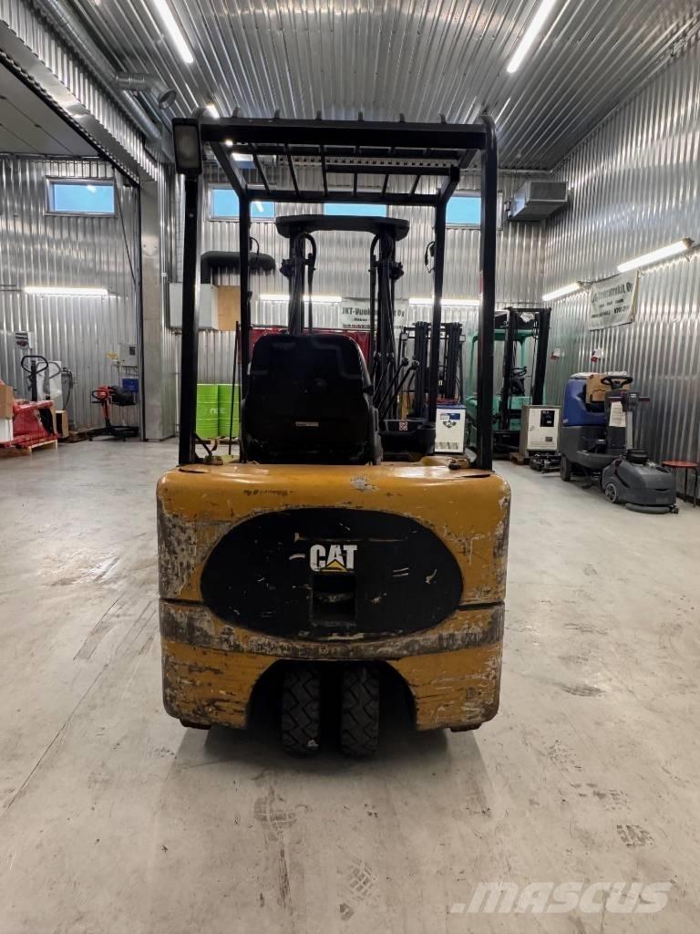 CAT EP 18 KT 電動堆高機