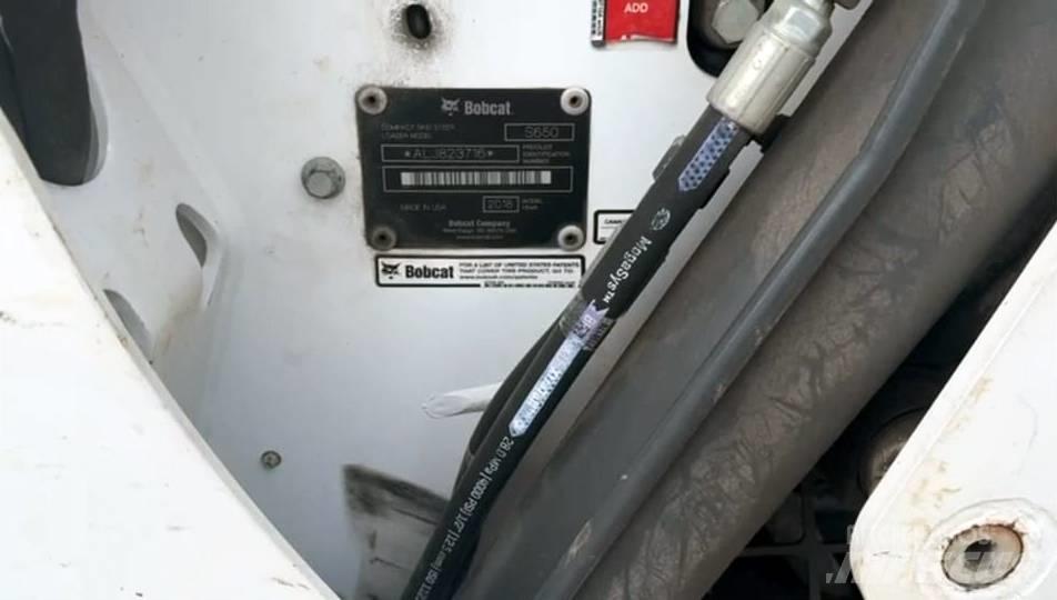 Bobcat S650 滑移轉向裝載機
