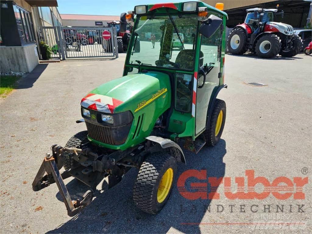 John Deere 2320 曳引機