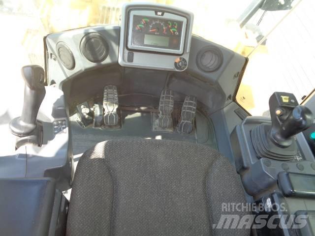 CAT 950M 輪胎式裝載機