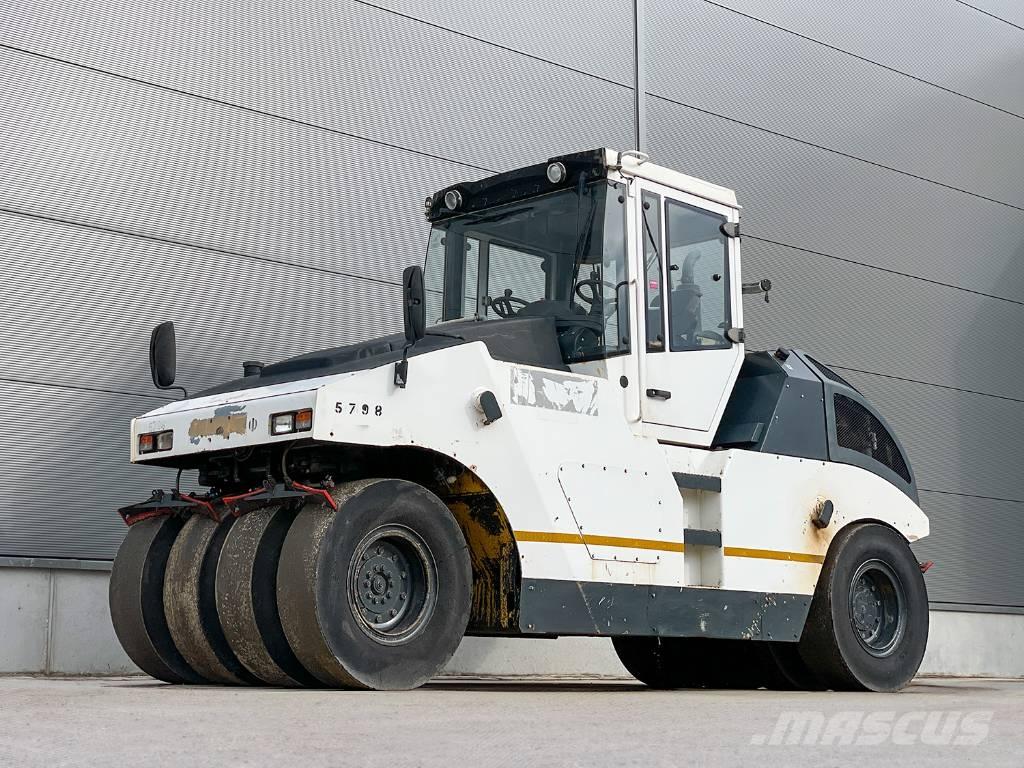 Bomag BW 24 RH 膠輪滾壓機
