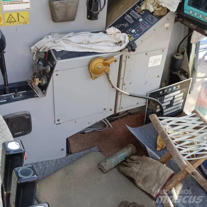 Hitachi SCX2500 履帶式起重機