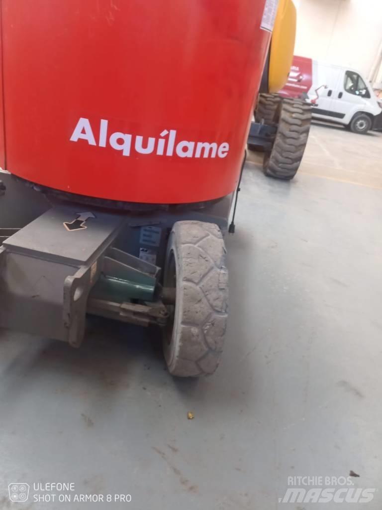 JLG E 300 AJP 曲臂高空作業車