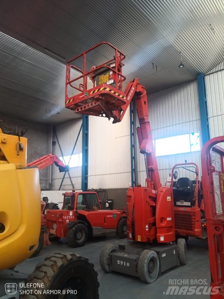 JLG E 300 AJP 曲臂高空作業車
