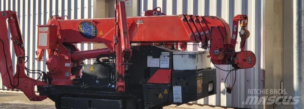Unic URW 095 小型起重機