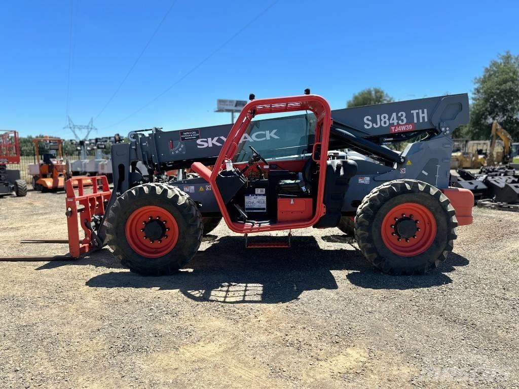 SkyJack SJ 843 伸縮臂操作車