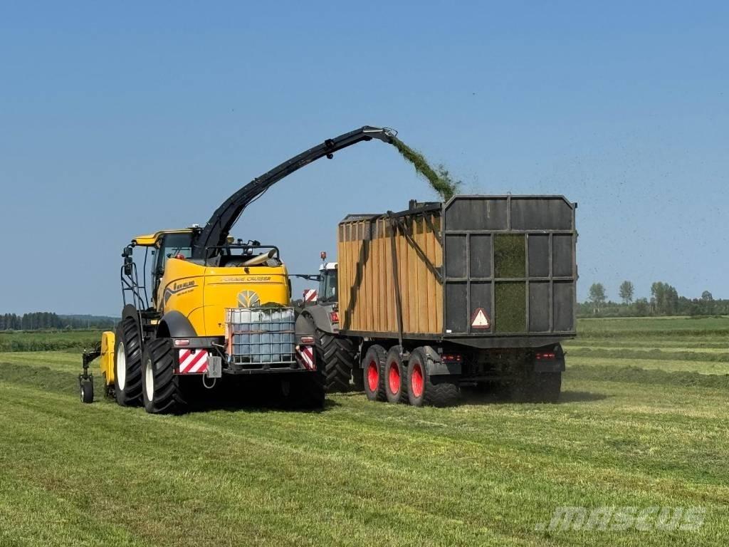 New Holland FR 550 自走式飼料採集機