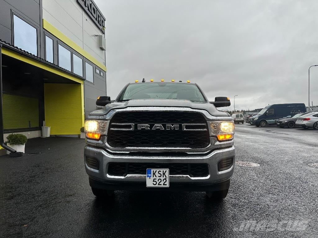 RAM 2500 Tradesman 皮卡.傳統半斗卡車/側卸板