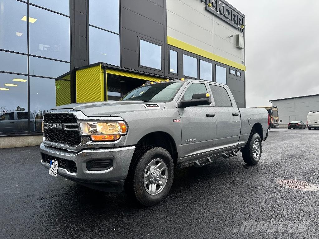 RAM 2500 Tradesman 皮卡.傳統半斗卡車/側卸板
