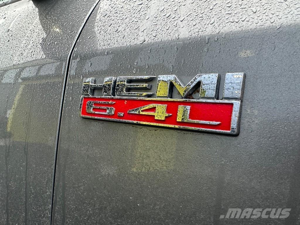 RAM 2500 Tradesman 皮卡.傳統半斗卡車/側卸板