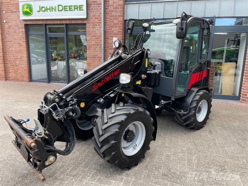 Schäffer 4670T 伸縮臂操作車