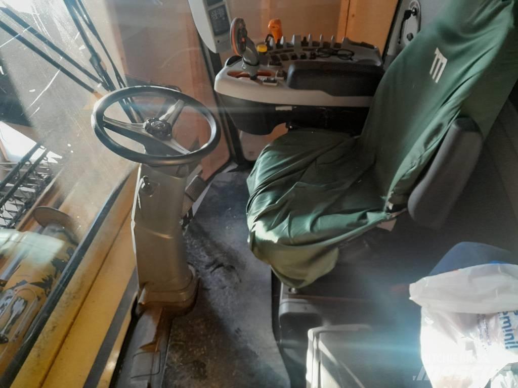 New Holland TC 4.90 聯合收穫機