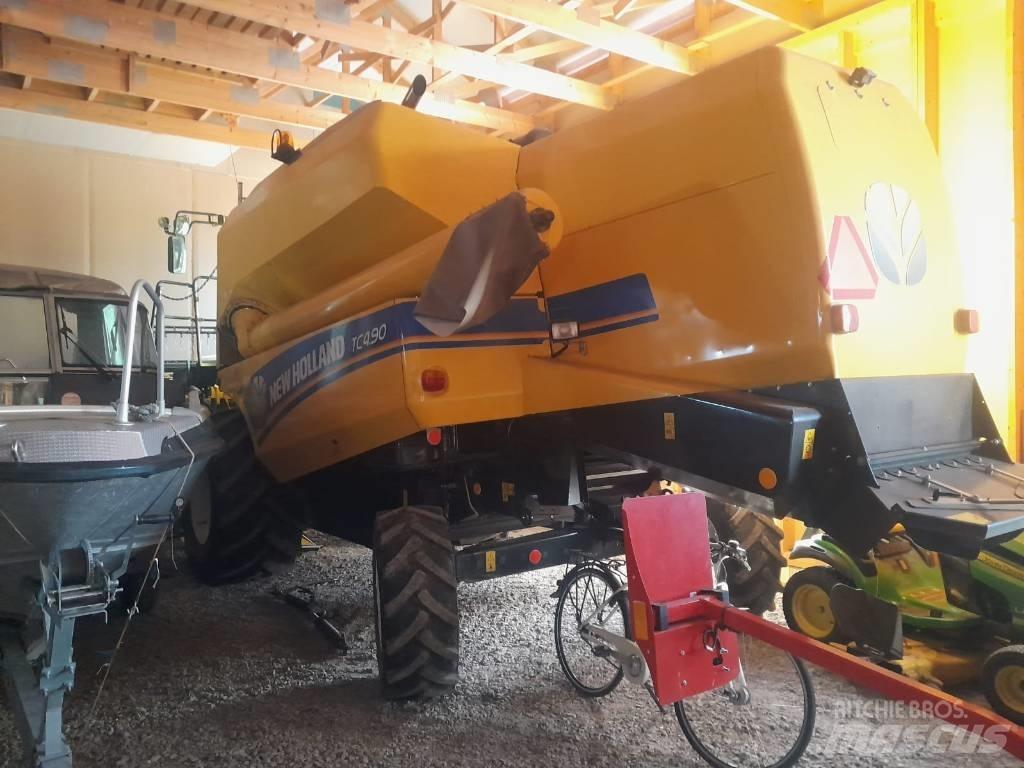 New Holland TC 4.90 聯合收穫機