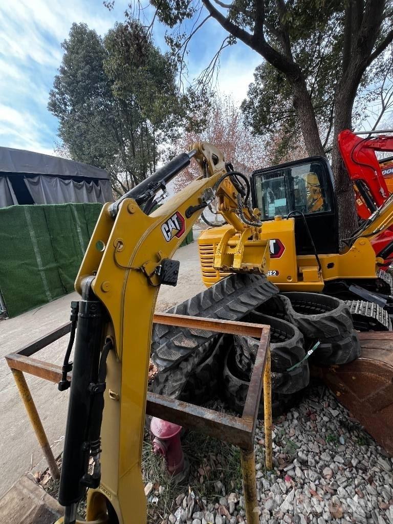 CAT 302 CR 小型挖土機/掘鑿機<7t(小型挖掘機)