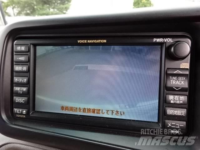 Toyota SDG-XZB50 迷你巴士