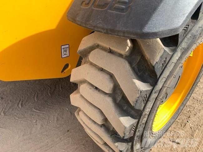 JCB 525-60 伸縮臂操作車