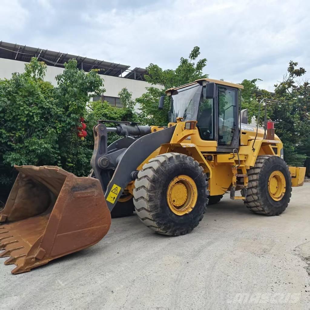 Volvo L 105 輪胎式裝載機