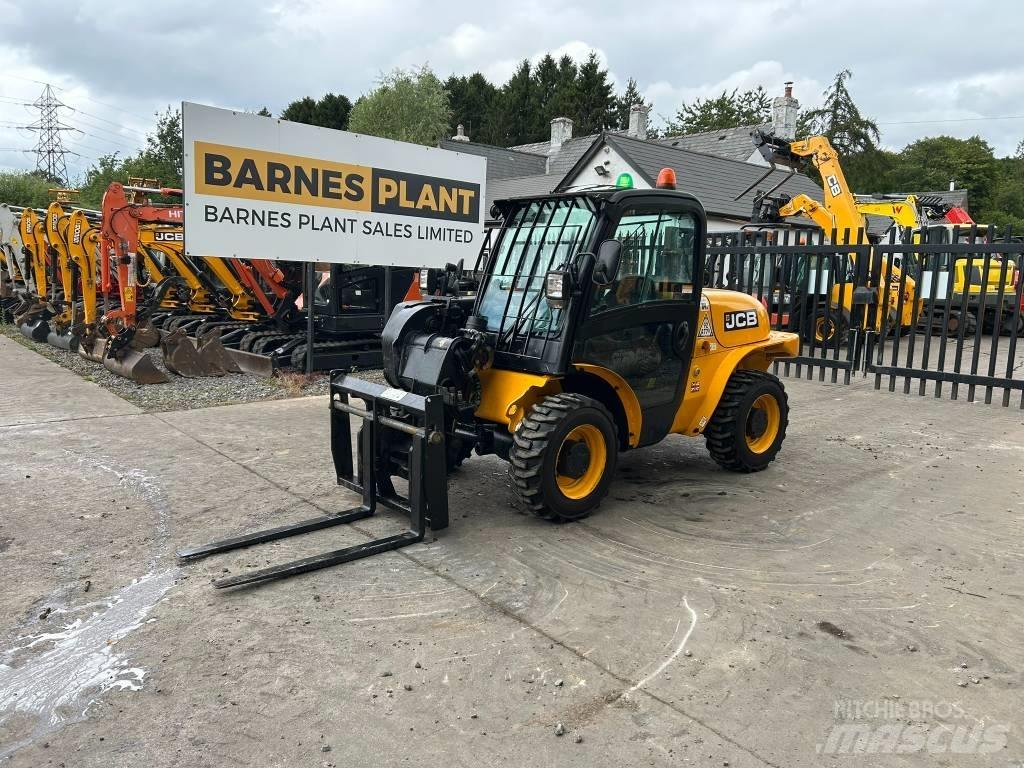 JCB 520-40 伸縮臂操作車
