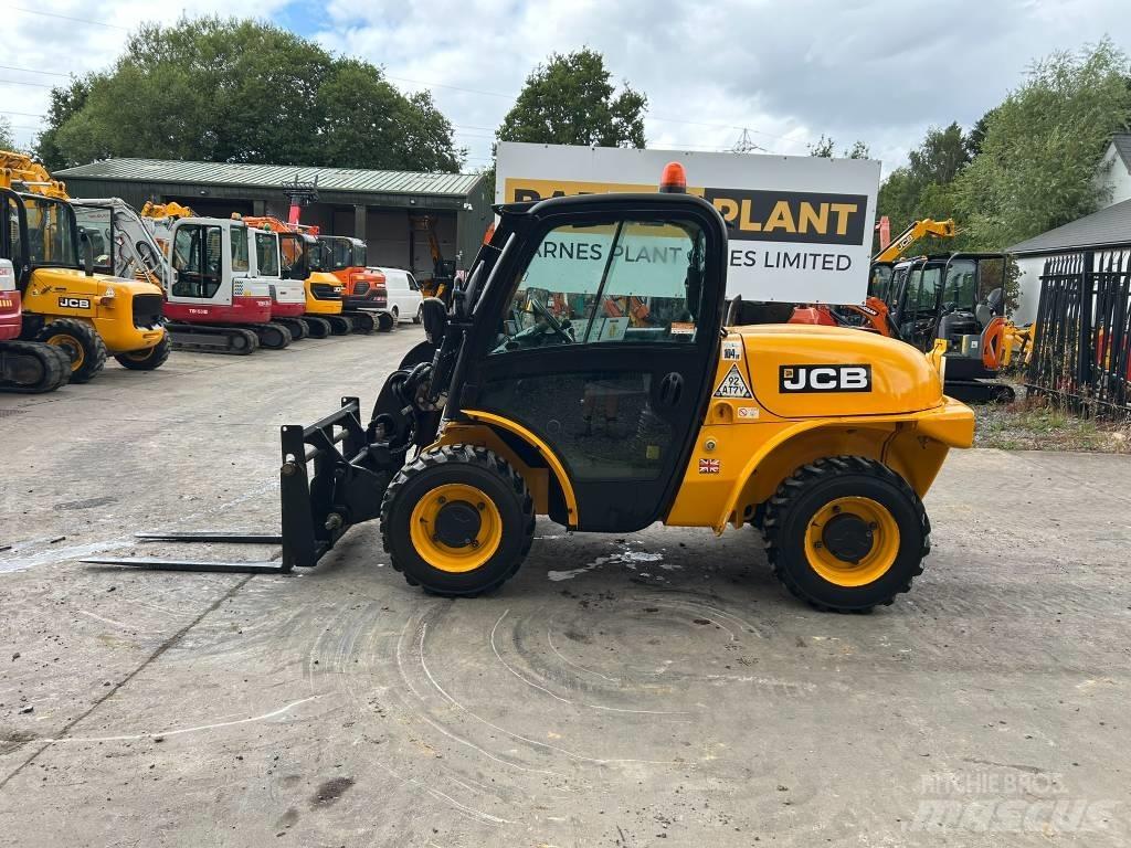 JCB 520-40 伸縮臂操作車