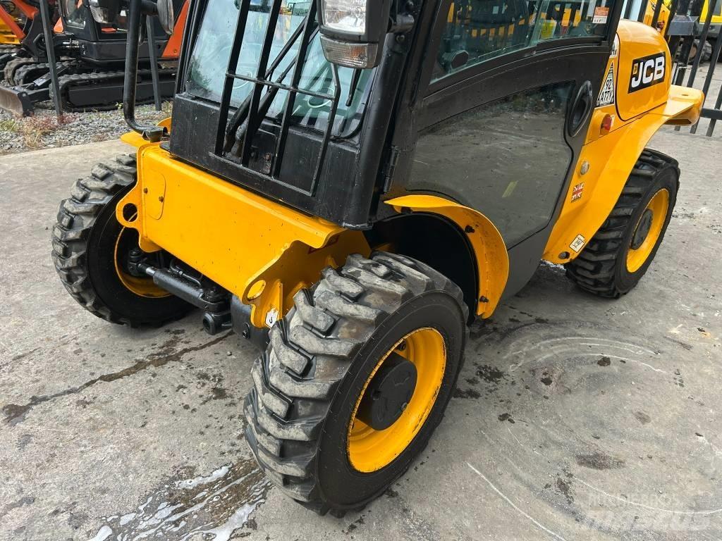 JCB 520-40 伸縮臂操作車