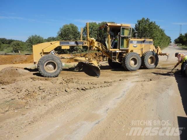 CAT 140H 平土機