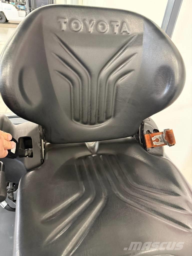 Toyota 11052 - 8FBE16T 電動堆高機