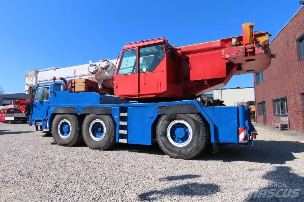 Liebherr LTM 1050-1 全路面起重機/吊車