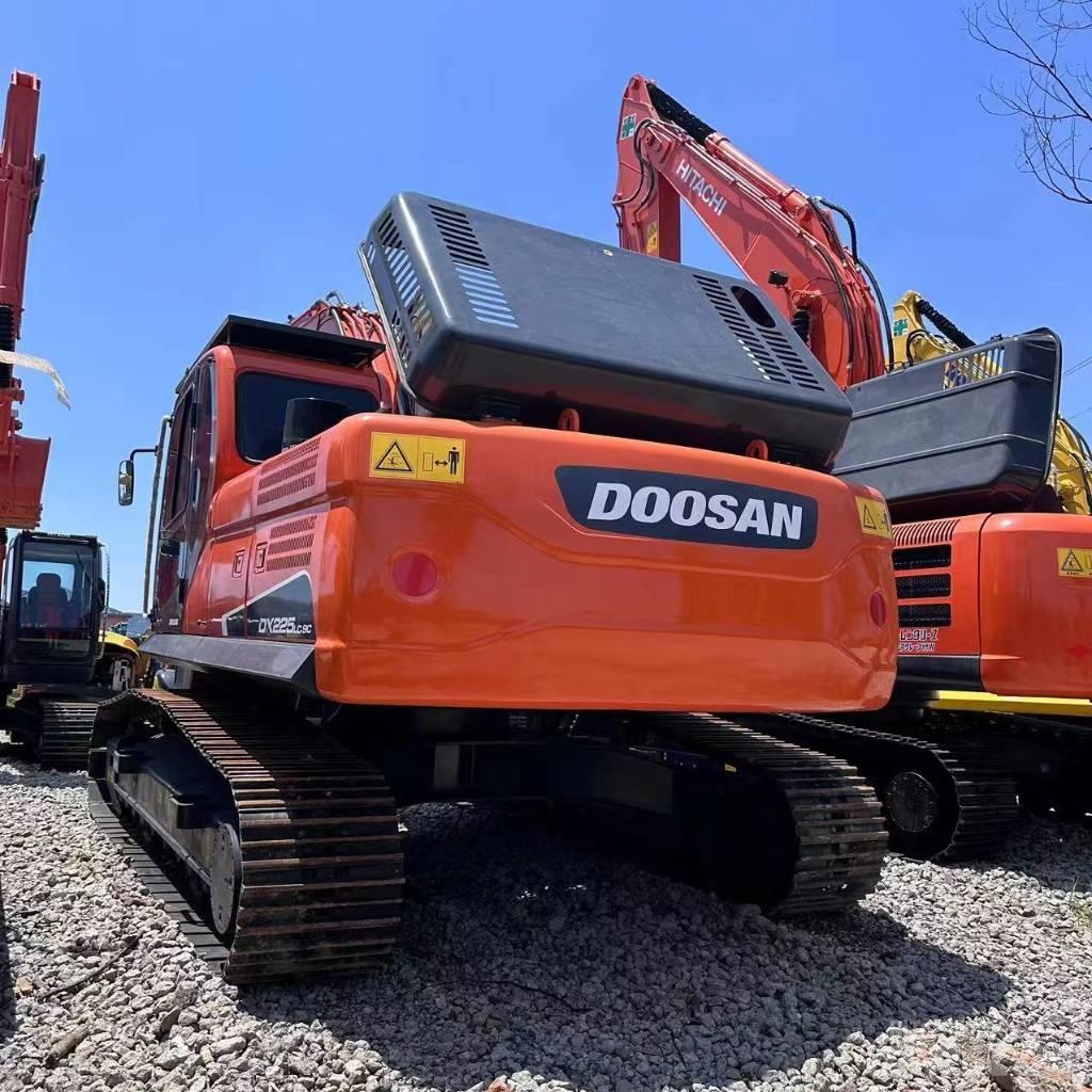 Doosan DX 225 LC 履帶式 挖土機/掘鑿機/挖掘機