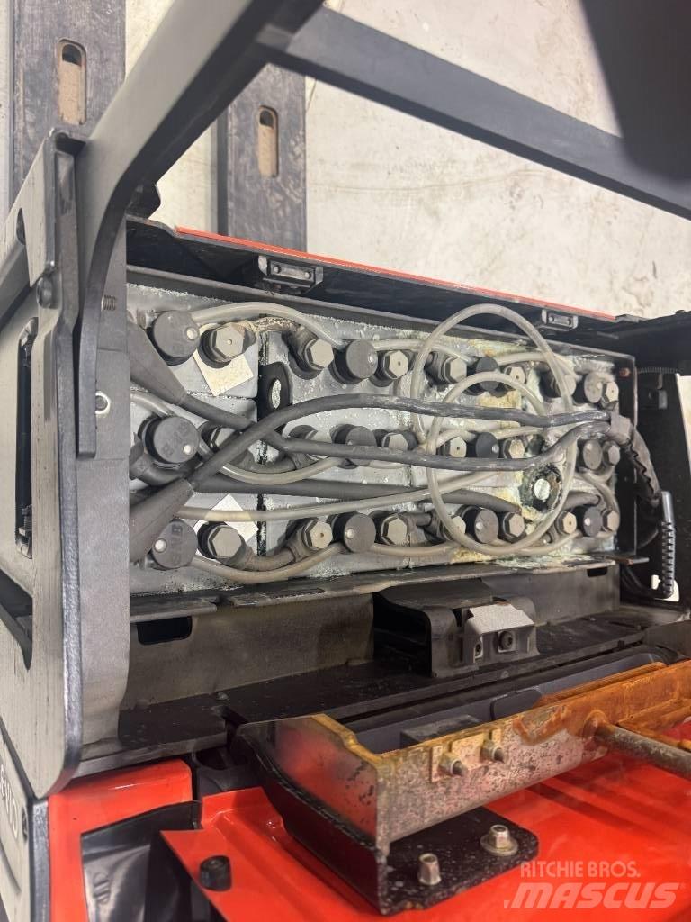 Toyota LPE 220 平台型低架升降機