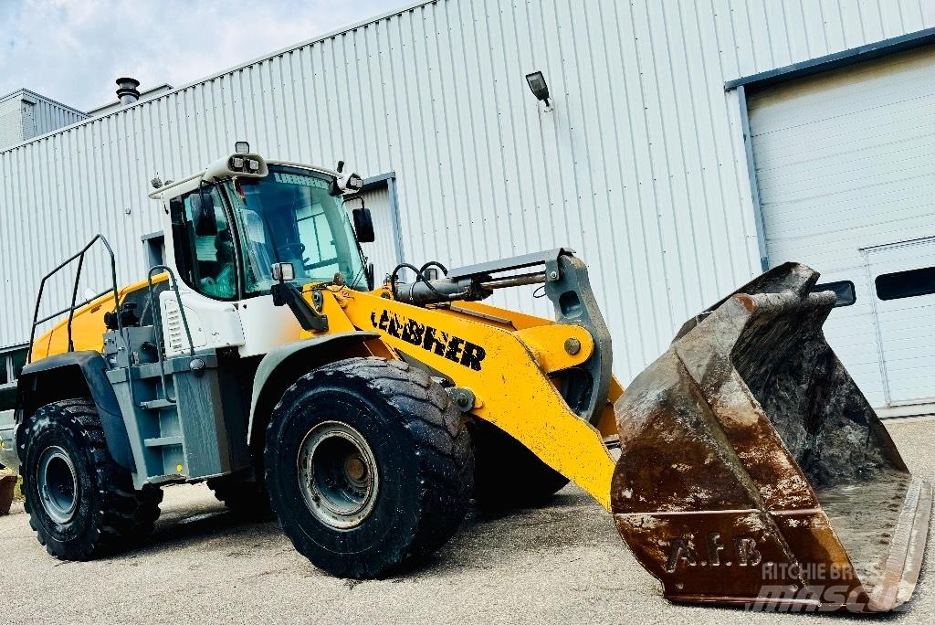 Liebherr L 566 輪胎式裝載機