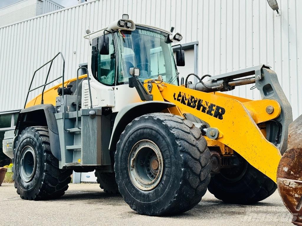 Liebherr L 566 輪胎式裝載機