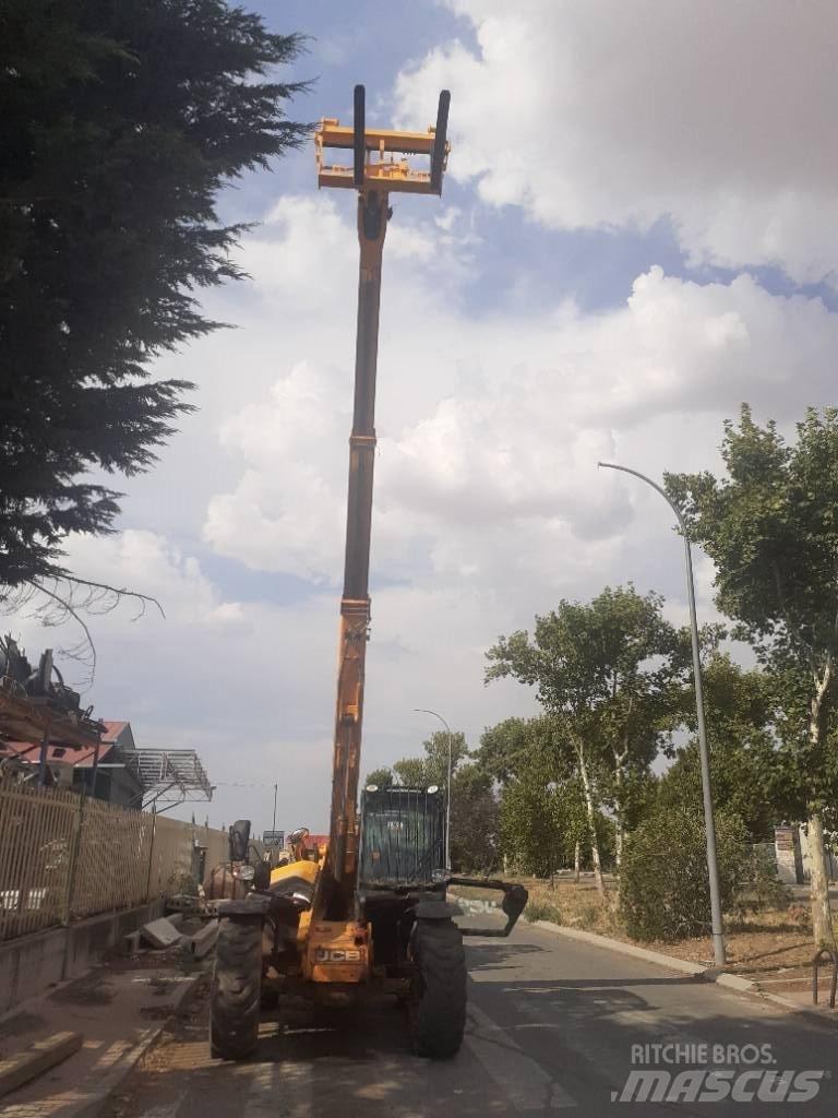 JCB 535-95 農業用伸縮臂裝載機