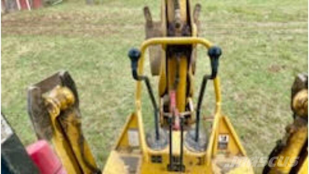 John Deere 110 反鏟裝載機