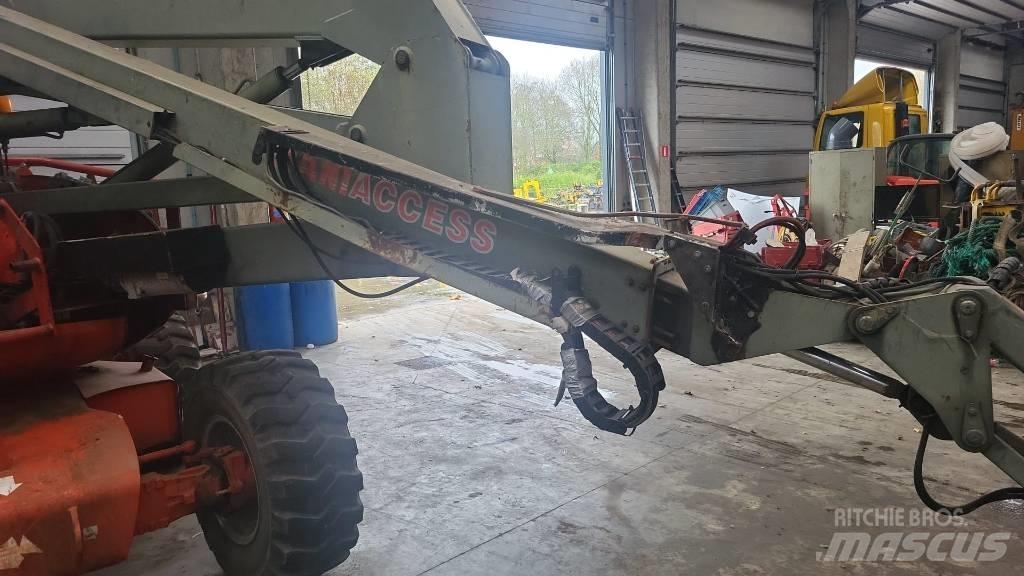 Manitou 165 ATJ 曲臂高空作業車