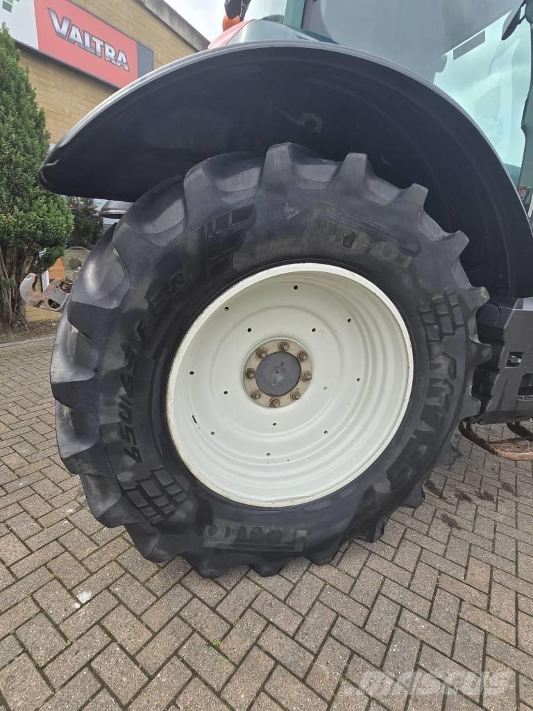 Valtra T 174 曳引機