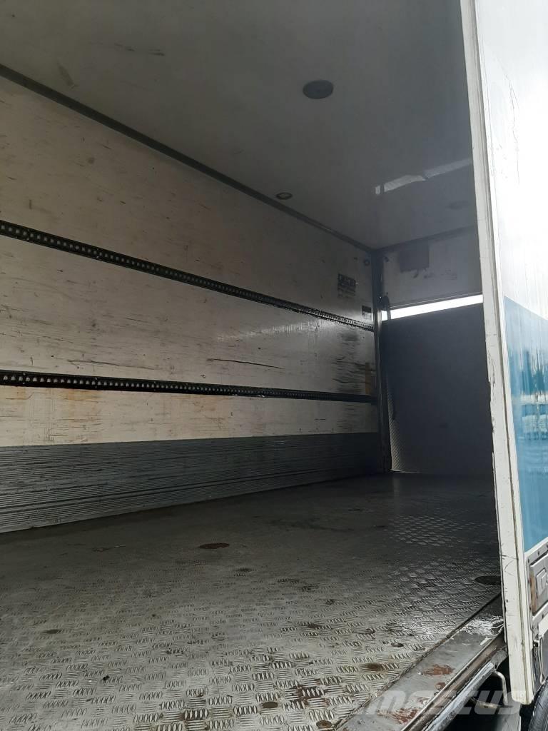 Volvo FE 320 溫控卡車
