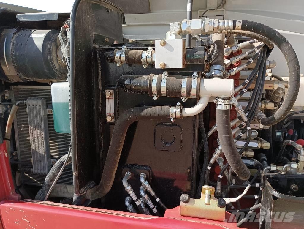 Takeuchi TB 260 小型挖土機/掘鑿機<7t(小型挖掘機)