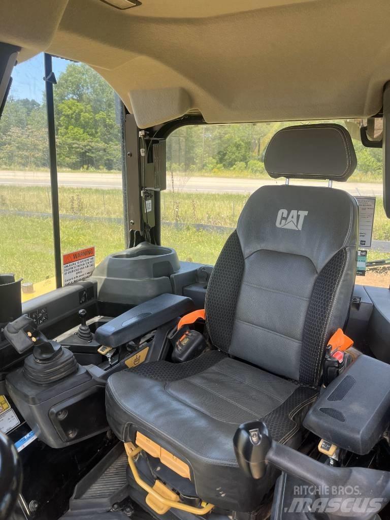 CAT D 6 LGP 履帶推土機