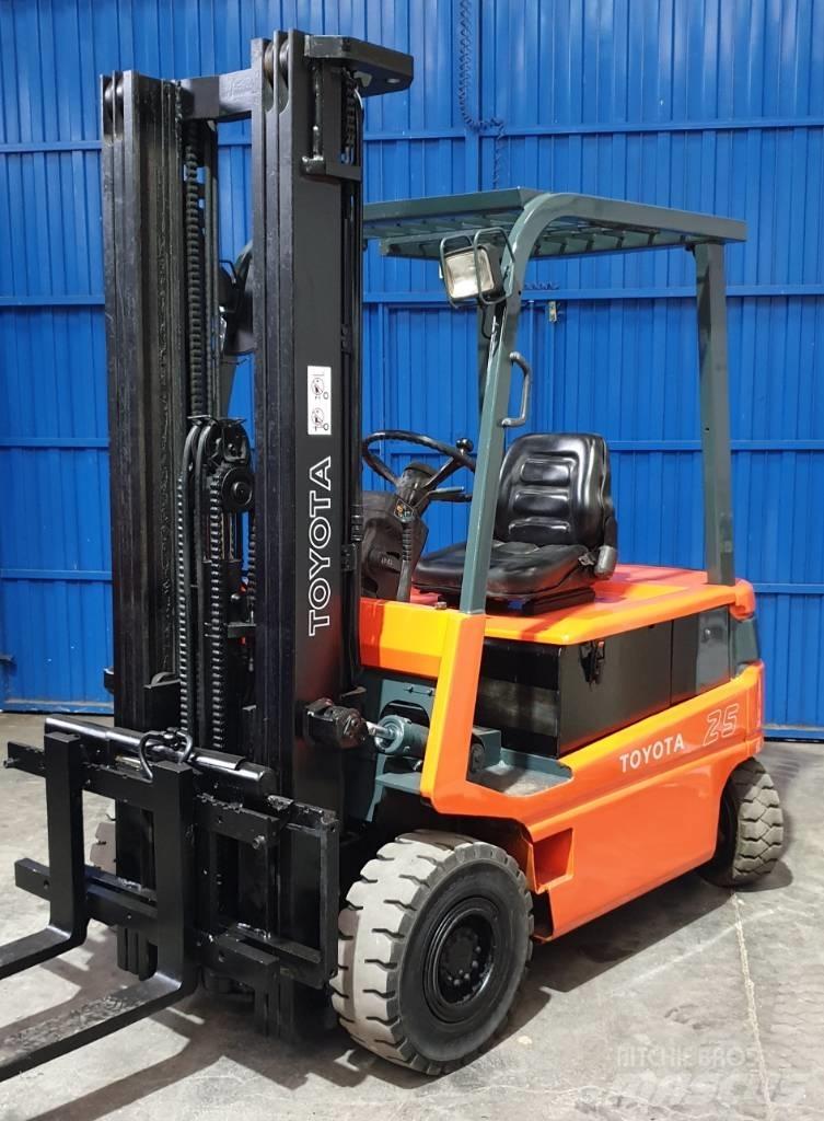 Toyota FBM 25 電動堆高機