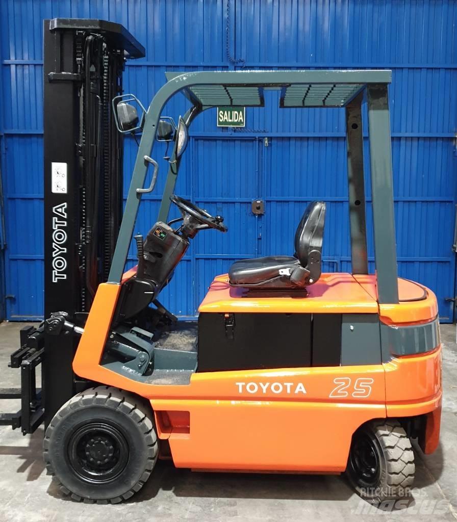 Toyota FBM 25 電動堆高機