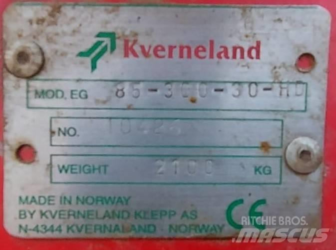 Kverneland EG85-300 雙向犁