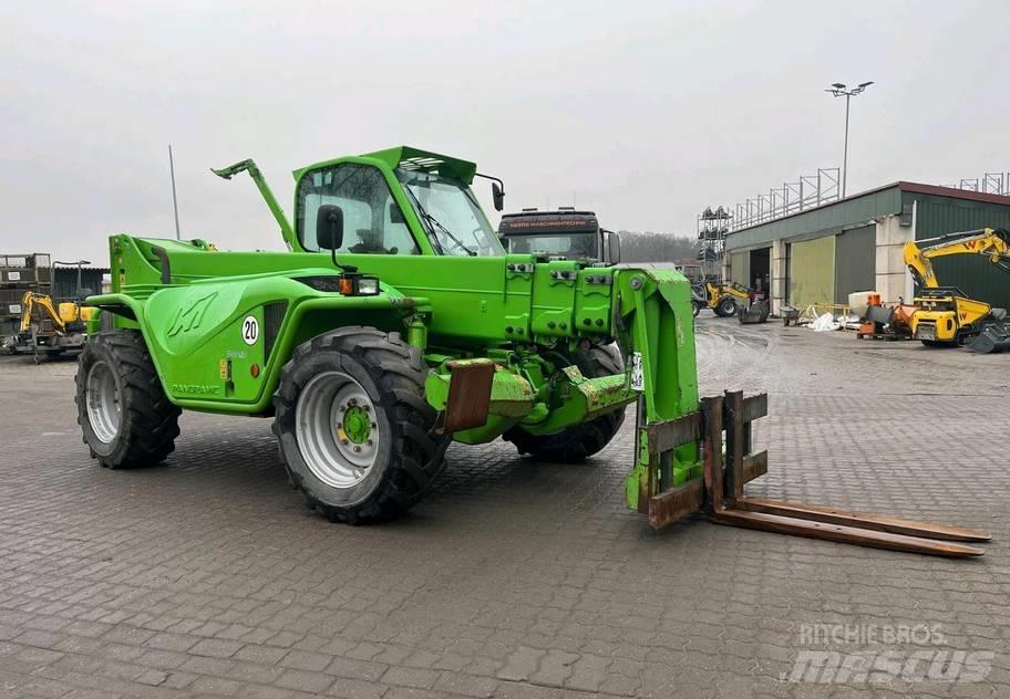 Merlo P 40.17 伸縮臂操作車