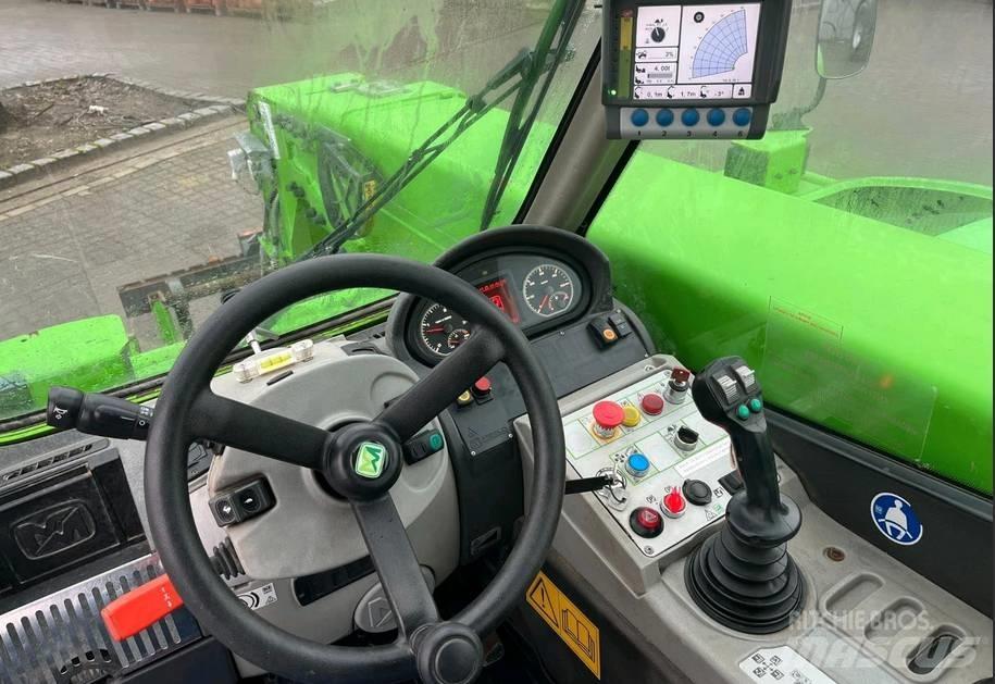 Merlo P 40.17 伸縮臂操作車