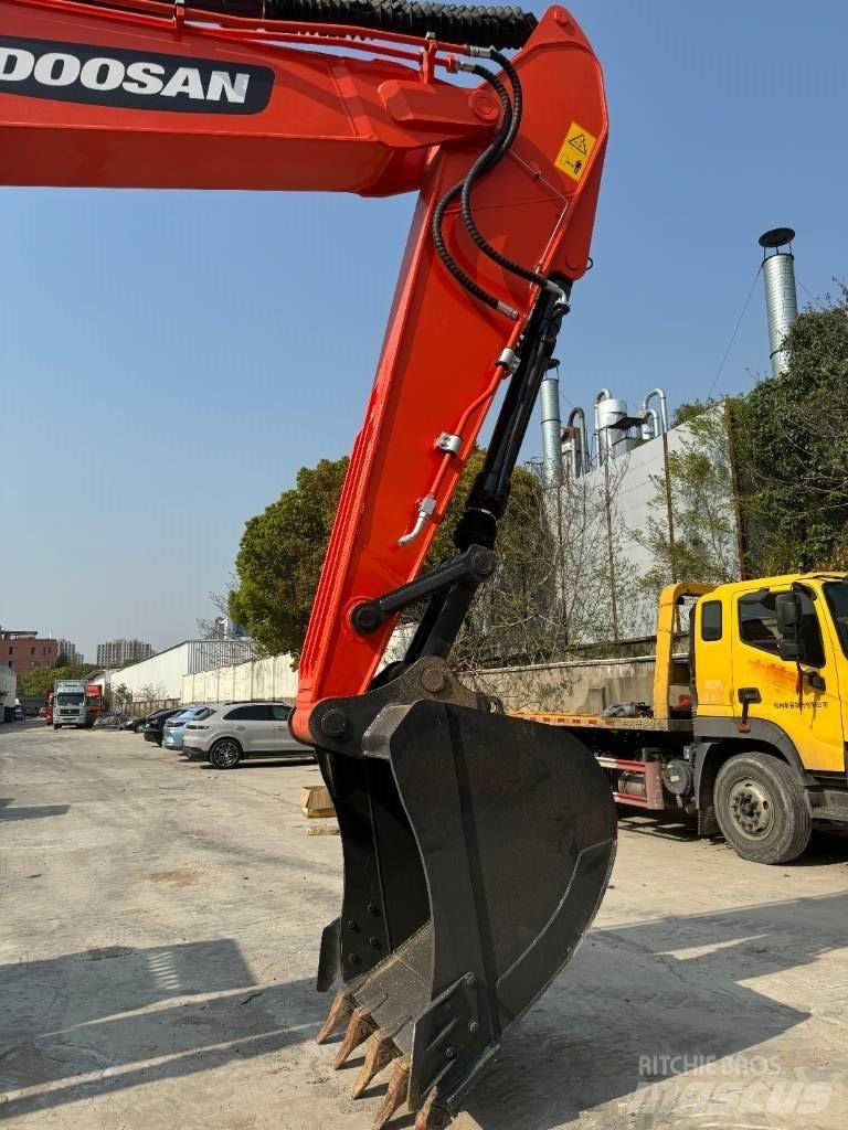 Doosan DX 225 LC 履帶式 挖土機/掘鑿機/挖掘機