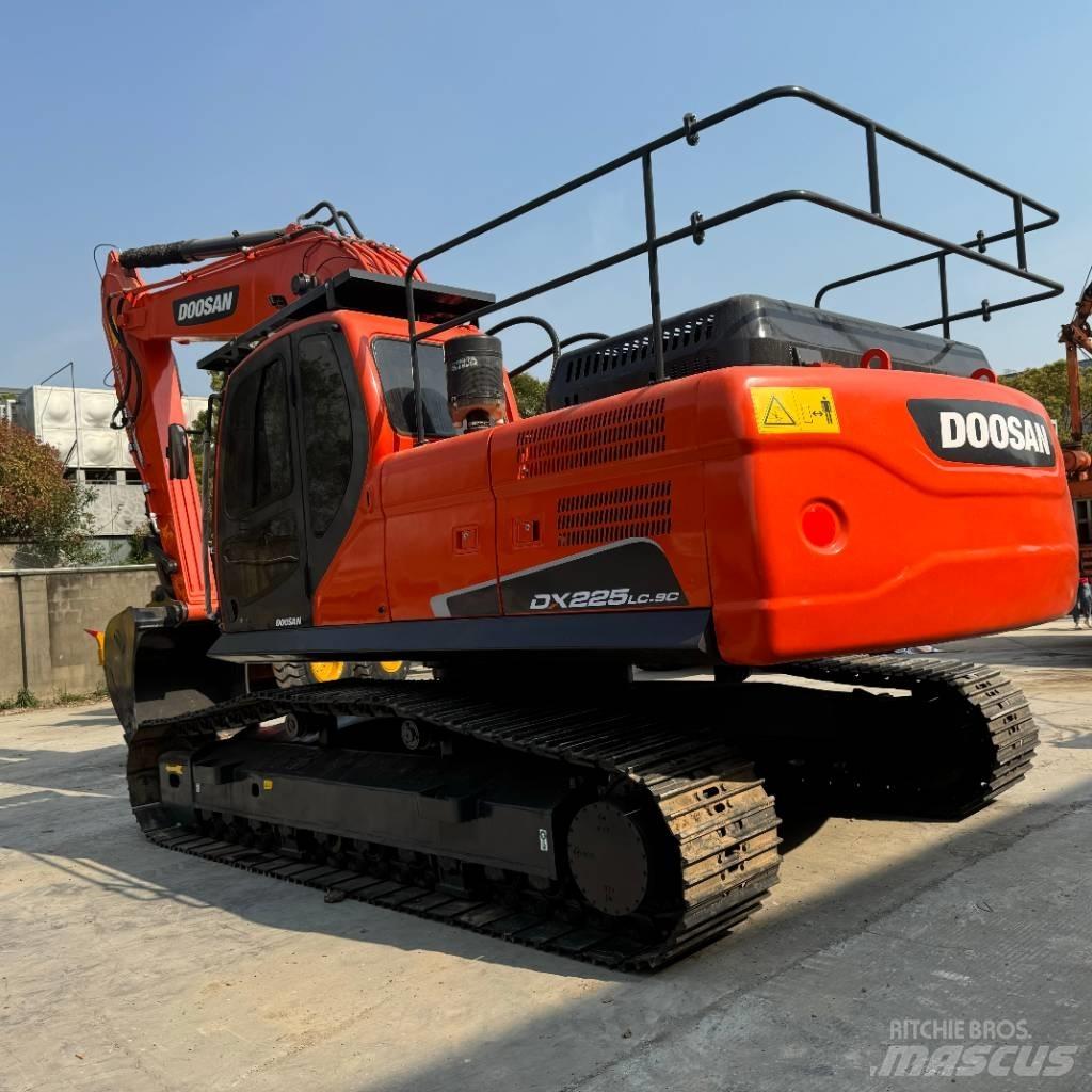 Doosan DX 225 LC 履帶式 挖土機/掘鑿機/挖掘機