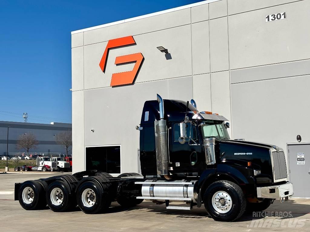 Western Star 4900 FA 曳引機組件