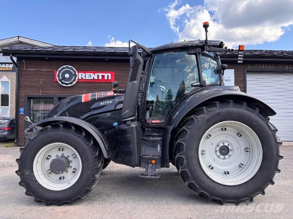 Valtra T 215 Versu 曳引機